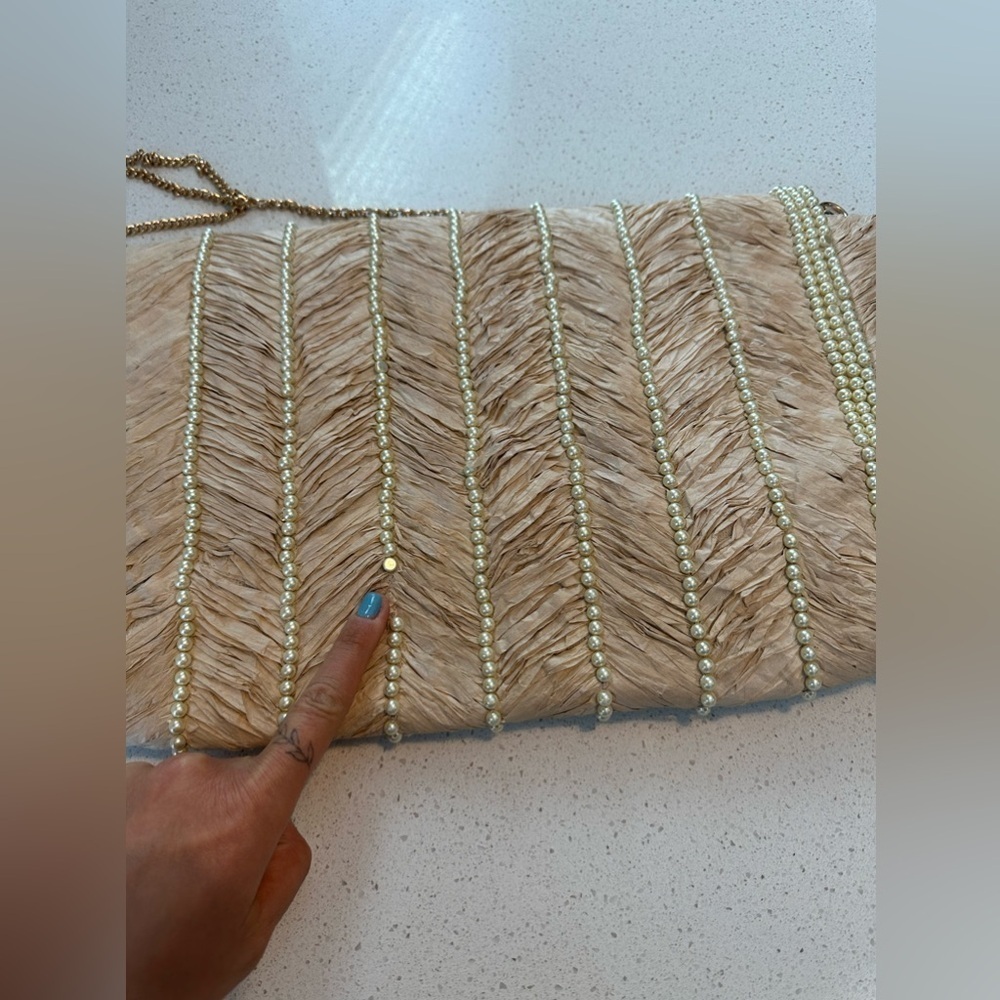 RARE Anthropologie Boho Raffia Pearl-Embellished Clutch, Like New with Chain - Picture 7 of 7
